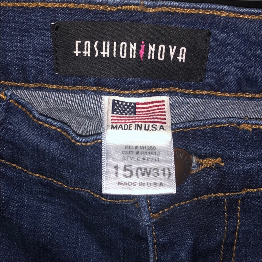 Fashion Nova High wasted Beach Bum Jeans